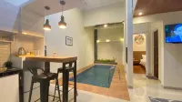 Nadika - Chic 2BR Mezzanine Villa with pool - parking