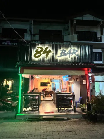 84 Bar & Guesthouse Hoteles cerca de Kathu Waterfall