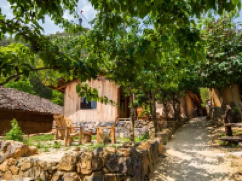 Then Pa Village Hotels in Lung Cu