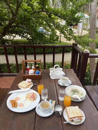 Sailom Resort Bangsaphan Отели в г. Банг Сапхан