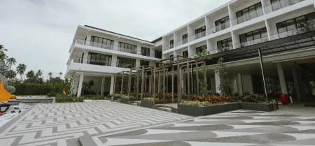 Roxy Beach Resort Отели в г. Лунду