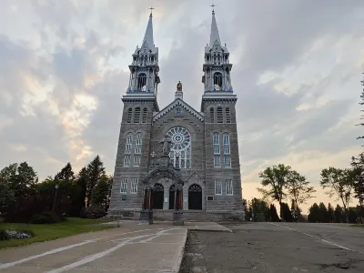 Auberge du Couvent Église Saint-Joseph-de-Deschambault 주변 호텔
