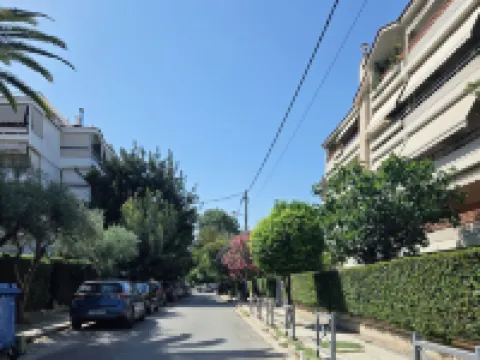 Spacious 3BR Apt w/ Large Balcony|Near Metro & ACS Hotels in Chalandri
