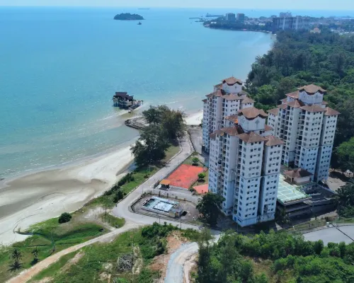 2-5pax Sunshine Beachfront, Wifi, 50"TV, FREE PARKING & POOL Hotel in zona Centro commerciale Oceanic Mall