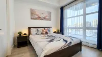 Family Stylish 1BR and Den Condo -Apartment w/City View, DT, Balcony, Parking, Laundry! - Balkon