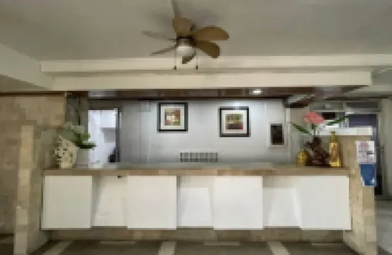 馬里法飯店附樓安吉利斯（前稱地平線飯店）