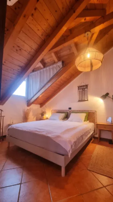 La Dolce Vita - Cozy Mansard in Historic Stresa