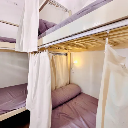 Da Nang Sleepbox & Dorm Отели рядом с достопримечательностью «Качающийся мост через реку Хан»