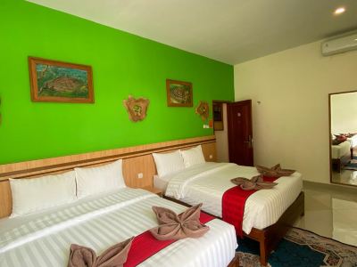 THE CABIN HOTEL AMBASADOR