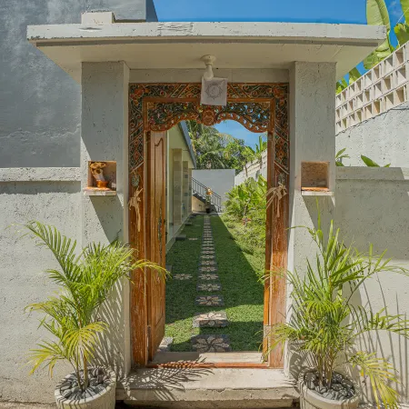 Adi S Guest House