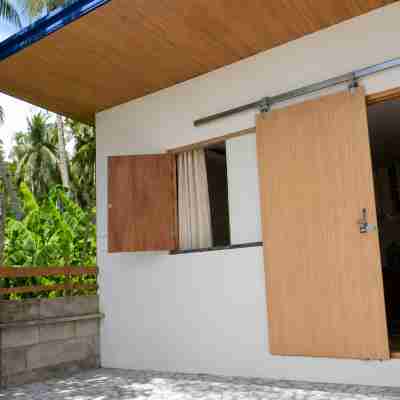 Peaceful Mobo House | WiFi, Aircon, Near City Hotel Exterior