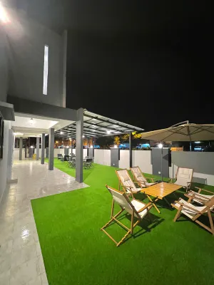 Entire Vacation House In Sitiawan Hotel dekat Lumut Yacht Club