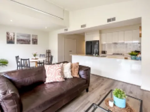 Stylish Berwick Home with WiFi, Smart TV, Garage