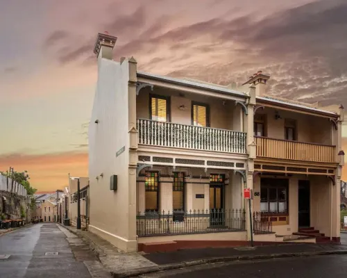Millers Point Home Harbourside Hotels in Millers Point