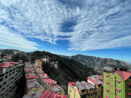 Griham Inn Отели рядом с достопримечательностью «Kotkhai Palace»