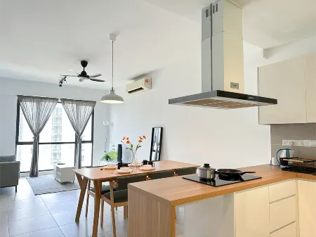 Nova Saujana by Favspace Отели в г. Субанг