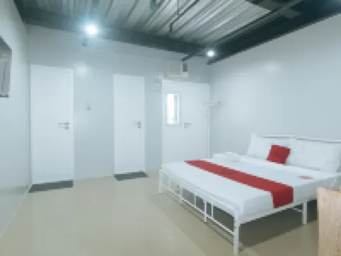 RedDoorz @ Coral Tree Residences ビニャンのホテル