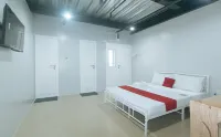 RedDoorz @ Coral Tree Residences Hotels in Binan
