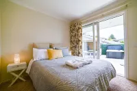Ohana Tekapo Vista - 3BR, Hot Tub & Stunning Views Hotel a 