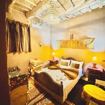 RIAD SARAYAS