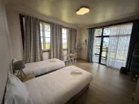 Mowbray Park Holidays - balcony