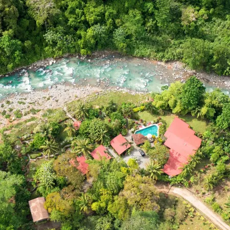 Casitas Del Rio Riverfront Nature Lodge - Sloth Luxury Villa