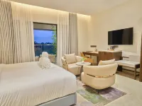 CROWNE REGENCY - 4 stjerner