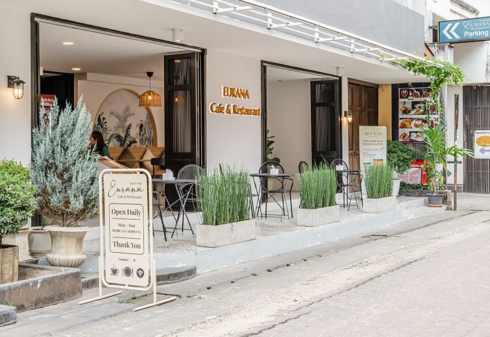 Eurana Premier Hotel 조식