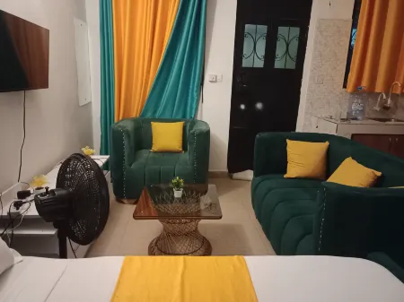 Royal Studio Apartments