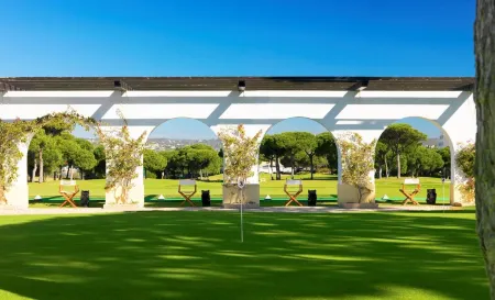 Pine Cliffs Village Отели рядом с достопримечательностью «Пляж Фалезия»