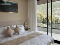 Avatara Hotels in Almora