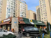 MERINGUE Studio in the heart of Almaty 獨立紀念碑附近的飯店
