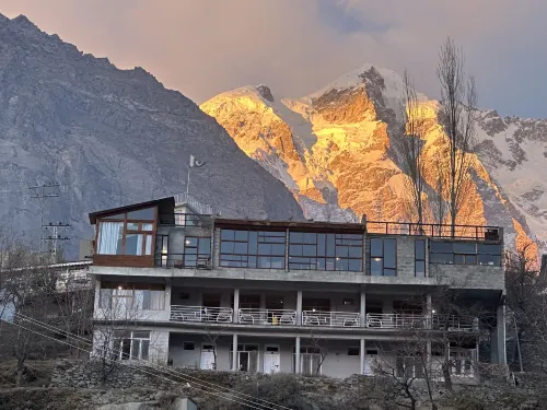 Old Hunza Inn - breakfast