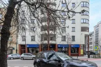 Cozy Apartment with balcony near Muzeum Zycia
