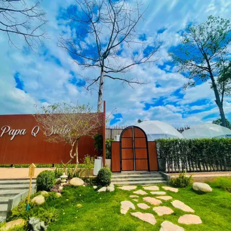 PAPA Q SUITE RESORTS