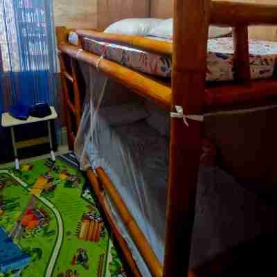 J Travel Trail Inn Rooms