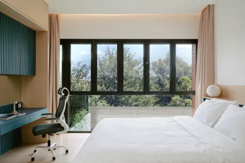 Modern 3BR Villa | Private Pool | Fast WiFi - parking