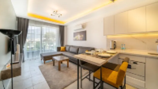 Midpoint Suites - Deluxe Suite 104