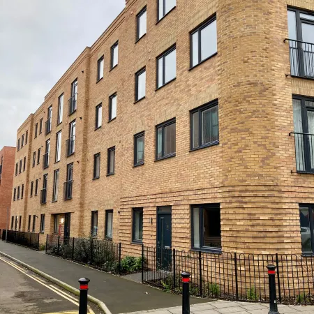 2 Bedroom Luxury Apartment! City Center with Free Parking!