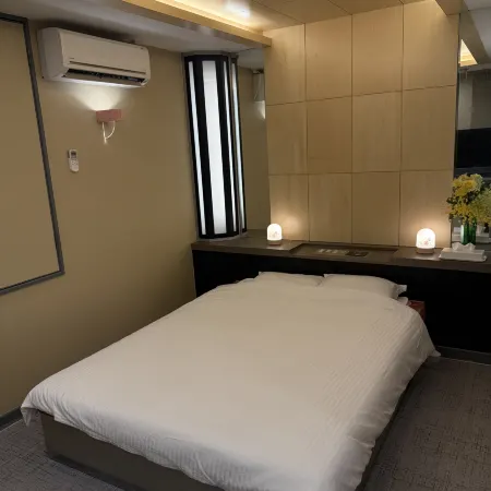 EBENEZER HOTEL