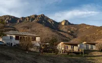 Cottages with mountain and canyon view โรงแรมใน