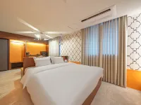 Yongin Hotel Pretty Petit Hotels near Tonghwasa