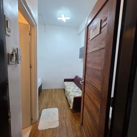 Room 209 Studiotype apt in hensonville near SM/clark