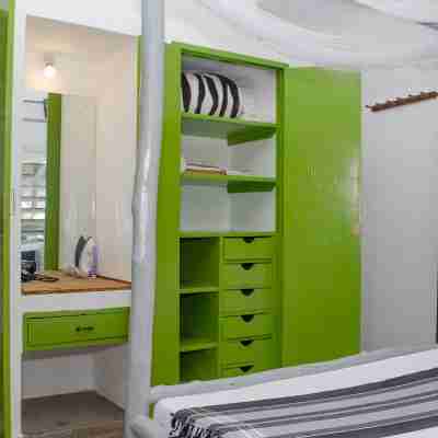 Diani Reef Beach Hive 1 - 350m to the beach Rooms