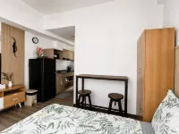 Condo Just 2 Minutes from Mactan-Cebu International Airport - Homestays
