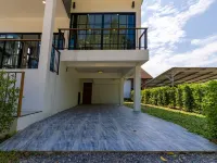 Mountain View chaloklum 2 bed house 查洛兰海滩附近的飯店
