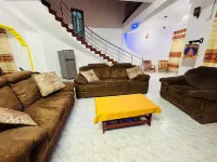 Kamaleswari Villa - Homestays