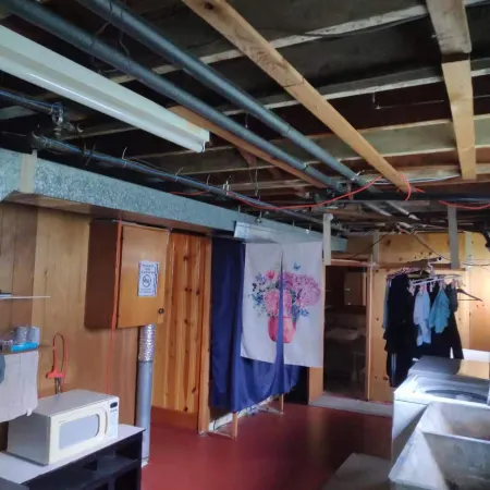 Cozy Private Basement Room shared bathroom