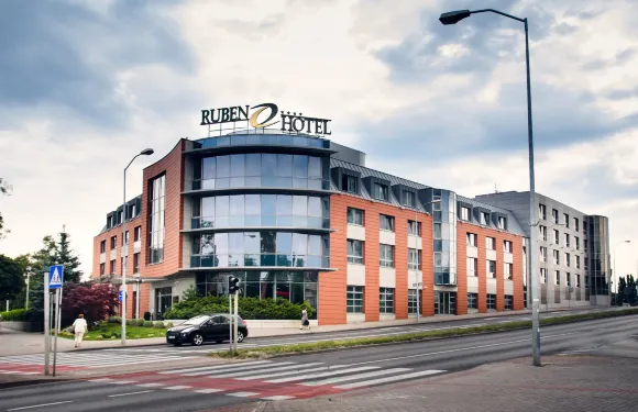 錫隆納葛拉魯本酒店