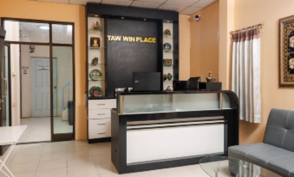 Taw Win Place Hotel